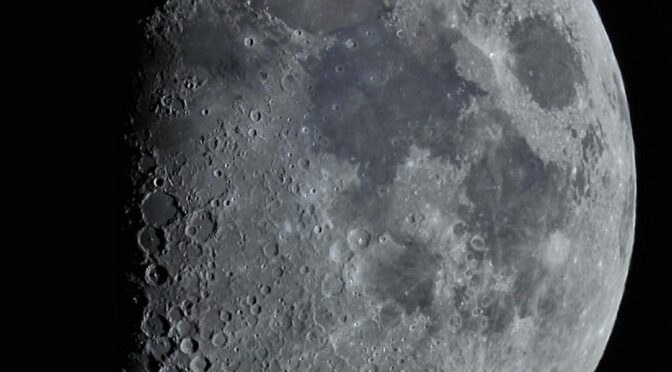 Lluna en fase 16-04-2024 per Tomás Merin Peiró